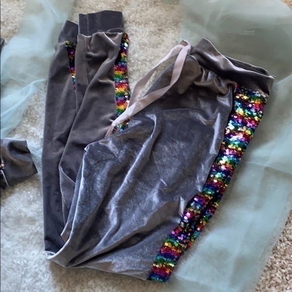Rainbow sequins grey velvet jumpsuit - Picture 3 of 5